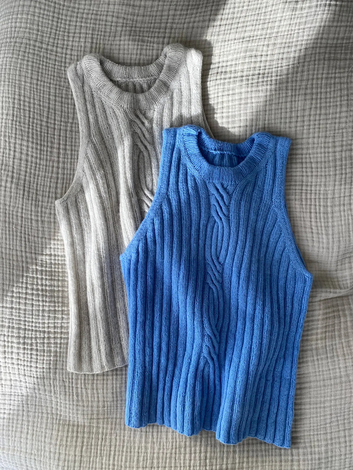 TWIST LOOP TOP - Strickset